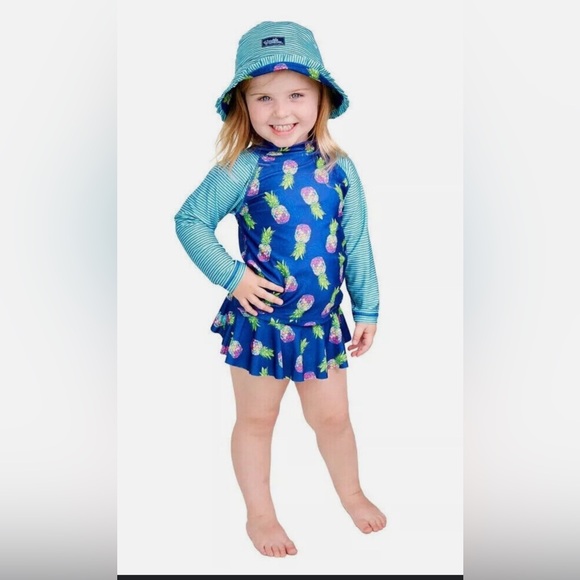 UV Skinz Kids' 3-piece Swim Set Blue Pineapples Reversable Hat Girls - Picture 1 of 13